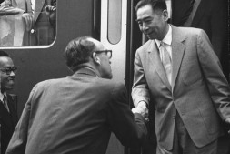 凯瑟尔的中国摄影集.By Dmitri Kessel.美国生活杂志.约1940s至1956年.带英文书签 PDF电子版下载